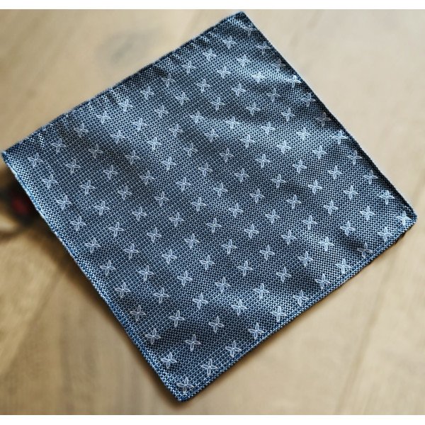 ONE VARONES BOYS BLUE FIRST HOLY COMMUNION/SPECIAL OCCASION BOYS HANDKERCHIEF WITH FLOWER MOTIF STYLE 10-08027 204 ONE VARONES BOYS BLUE FIRST HOLY COMMUNION/SPECIAL OCCASION BOYS HANDKERCHIEF WITH FLOWER MOTIF STYLE 10-08027 204