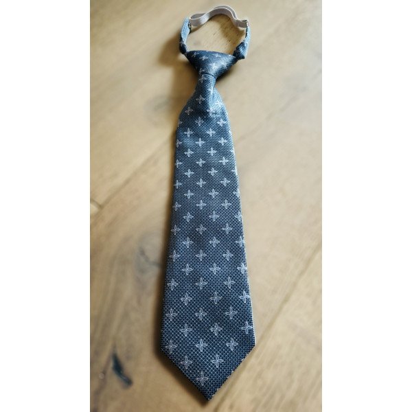 ONE VARONES BOYS BLUE FIRST HOLY COMMUNION/SPECIAL OCCASION BOYS TIE WITH FLOWER MOTIF STYLE 10-08026 204 ONE VARONES BOYS BLUE FIRST HOLY COMMUNION/SPECIAL OCCASION BOYS TIE WITH FLOWER MOTIF STYLE 10-08026 204