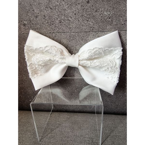 IVORY FIRST HOLY COMMUNION BOW STYLE PL26 IVORY FIRST HOLY COMMUNION BOW STYLE PL26